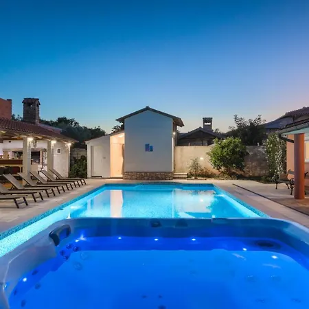 Casa Luce By Guide * بولا